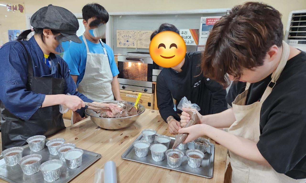 그림입니다.  원본 그림의 이름: 19.사회적협동조합 함께시작-1.jpg  원본 그림의 크기: 가로 1400pixel, 세로 840pixel